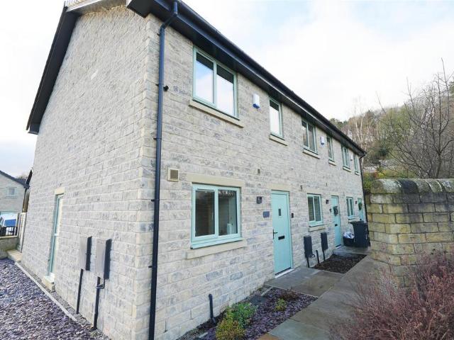 House for sale in Triangle, Ripponden