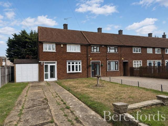 House for sale in Harold Hill, Greater London