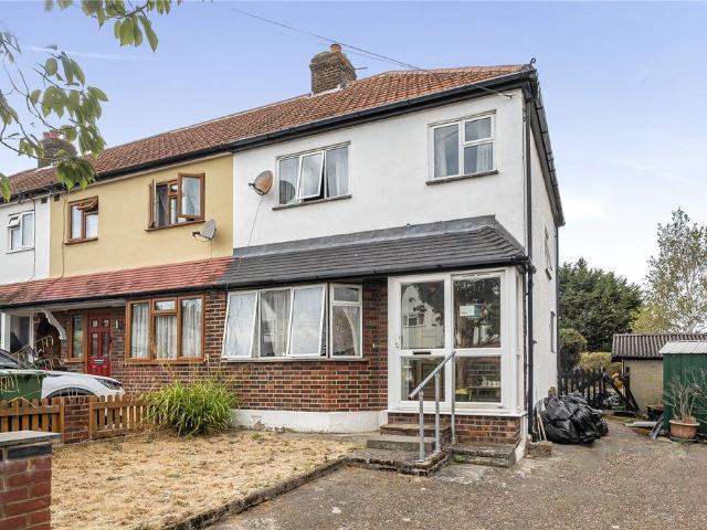 House for sale in Chessington, Greater London