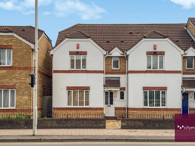 House for sale in Little Heath, Greater London