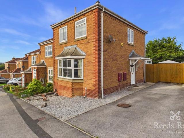 House for sale in Crigglestone, West Yorkshire