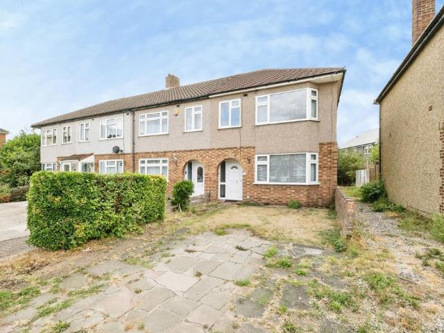House for sale in Rainham, Greater London