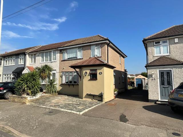 House for sale in London Borough of Havering, Greater London