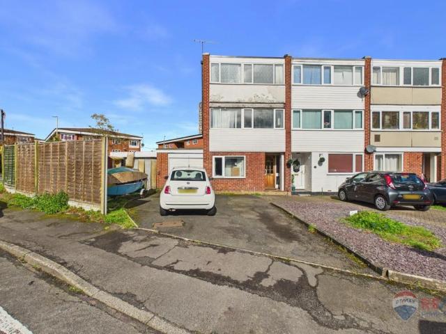 House for sale in Stourbridge, West Midlands