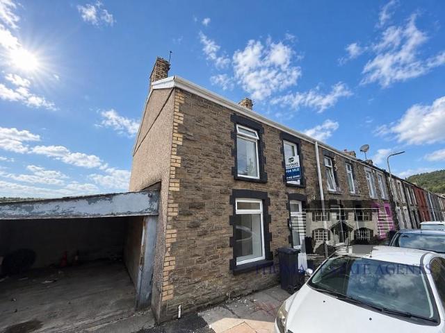 House for sale in Treharris