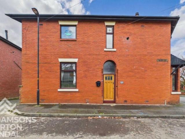 House for sale in Trub, Burnedge