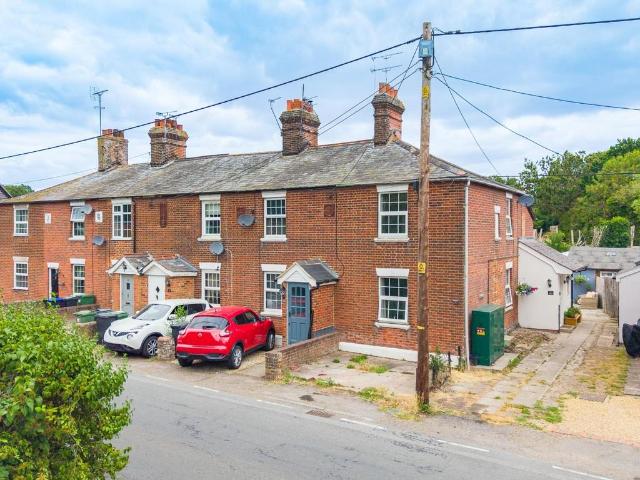 House for sale in Chipping Hill, Essex
