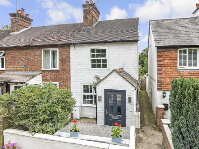 House for sale in Pachesham Park, Surrey