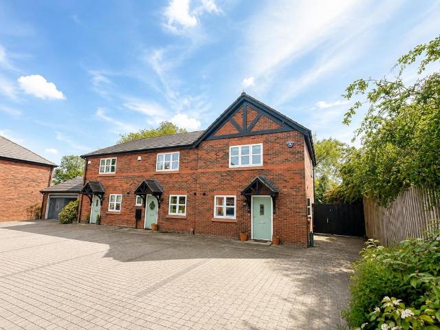 House for sale in Milton Green, Two Mills