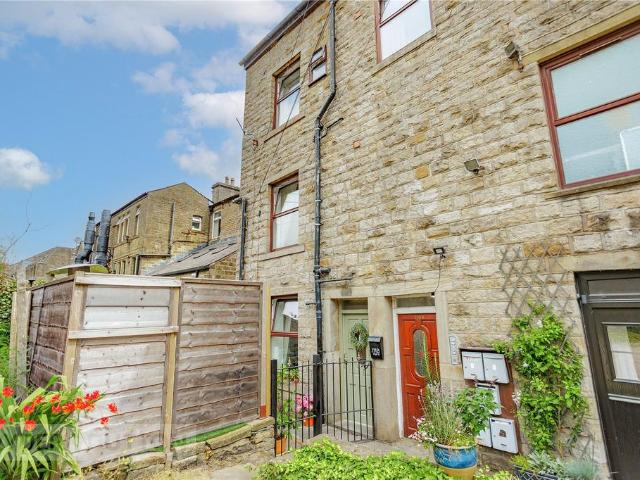 House for sale in Saddleworth, Pendock