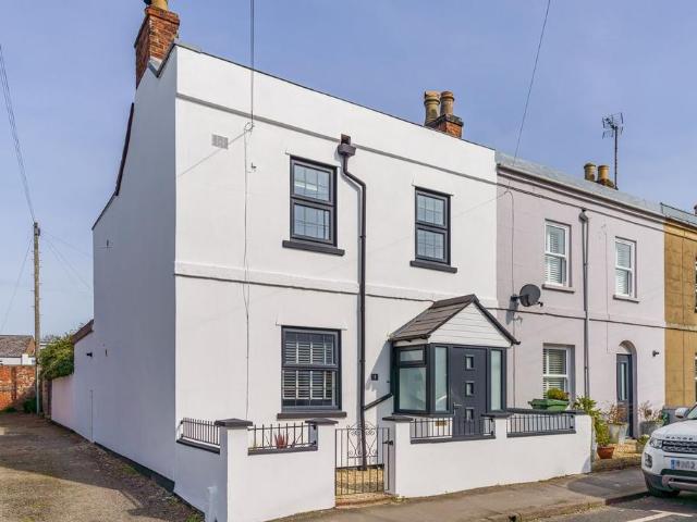 House for sale in Golden Valley, Gloucestershire
