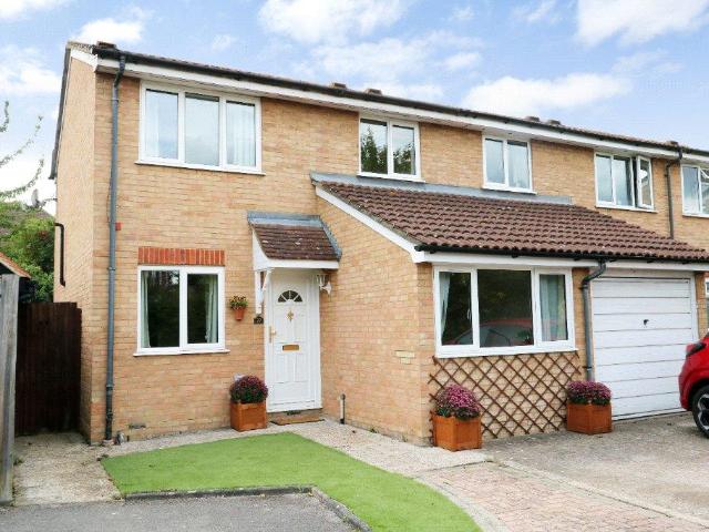 House for sale in Royal Borough of Kingston upon Thames, Greater London