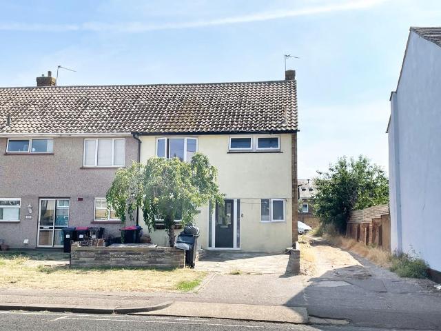 House for sale in North Shoebury, Alton Barnes