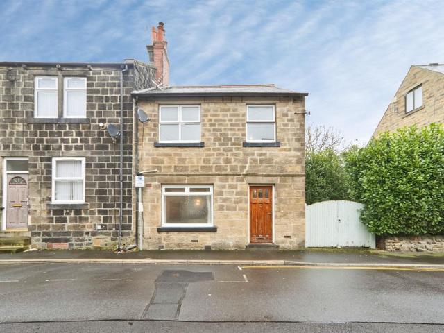 House for sale in Farsley, West Yorkshire