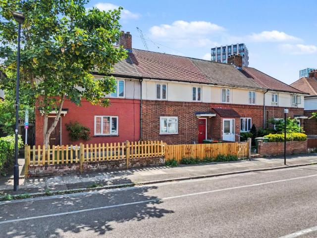 House for sale in Stratford Marsh, Greater London