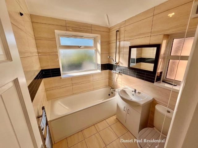House for sale in London Borough of Ealing, Perivale