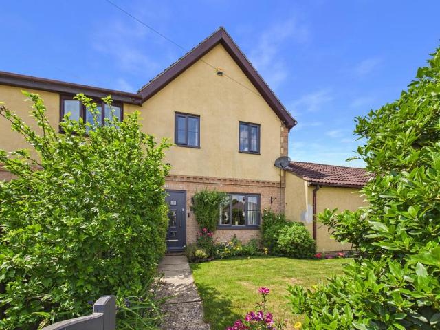 House for sale in Hut Green, Eggborough