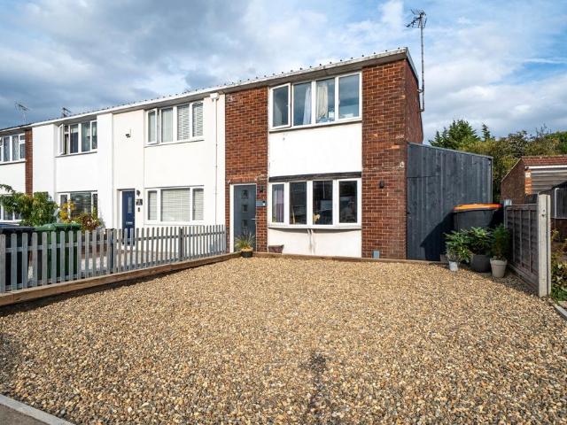 House for sale in Dunstable, Central Bedfordshire
