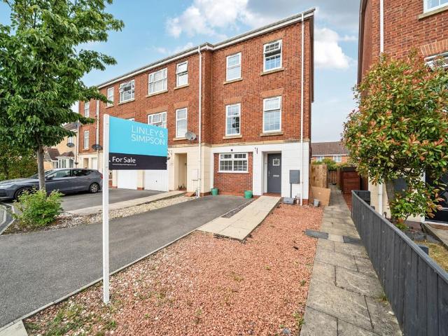 House for sale in Kingswood, Hull