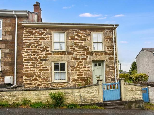 House for sale in Mount Ambrose, Cornwall
