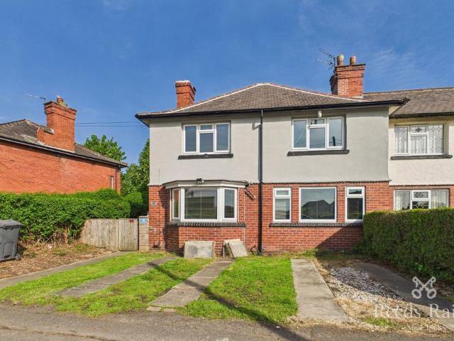 House for sale in Churwell, West Yorkshire
