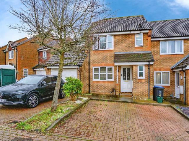 House for sale in Bennetts End, Pouchen End