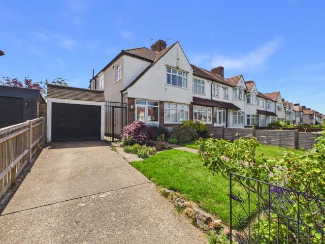 House for sale in West Wickham, Greater London