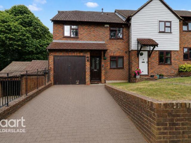 House for sale in Cossington Fields, Midway