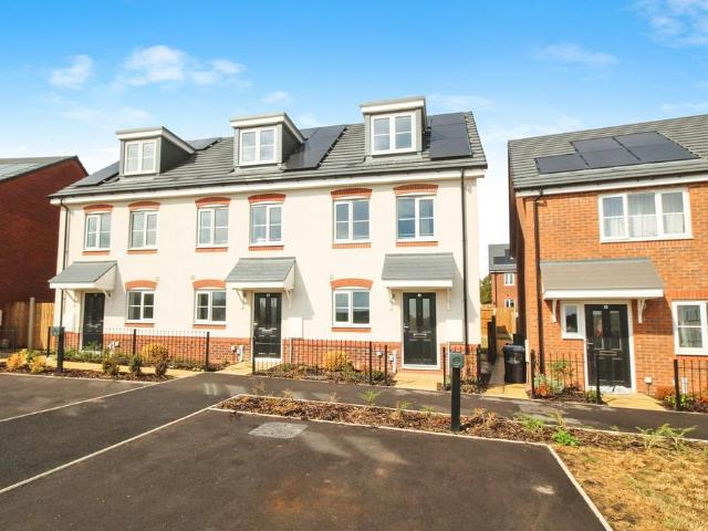 House for sale in Park Hill, Warwick