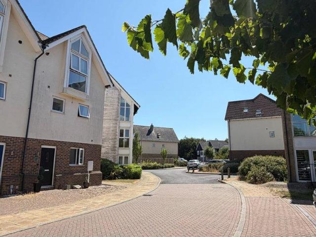House for sale in Hawkinge, Folkestone
