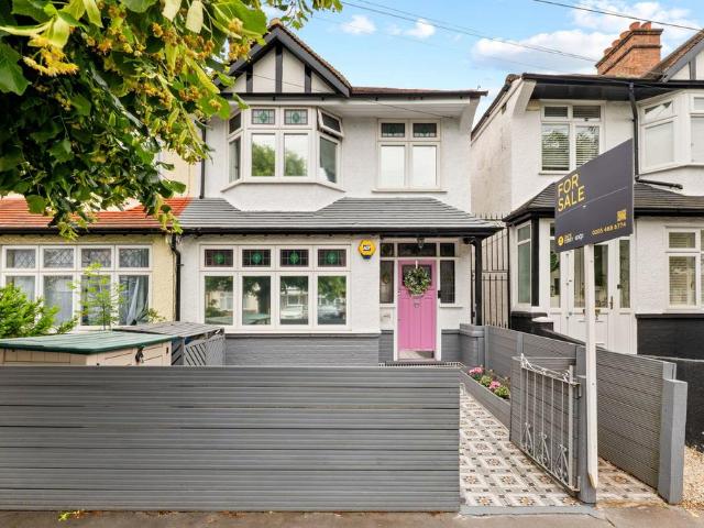 House for sale in London Borough of Croydon, Selhurst