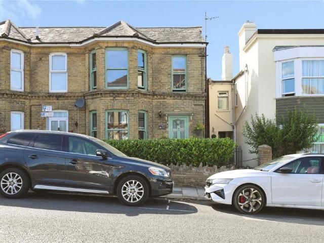 House for sale in Oakfield, Ryde