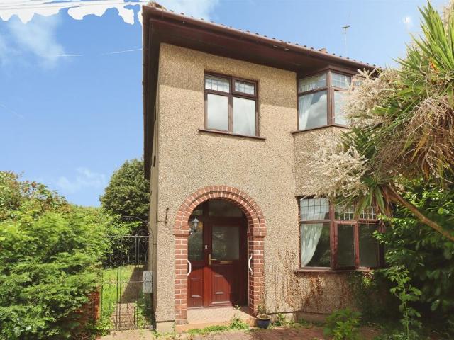 House for sale in Feckenham, City Of Bristol