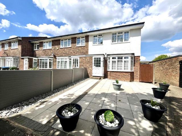 House for sale in Chessington, Chessington