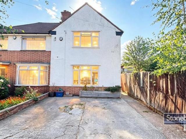 House for sale in London Borough of Hounslow, Heston