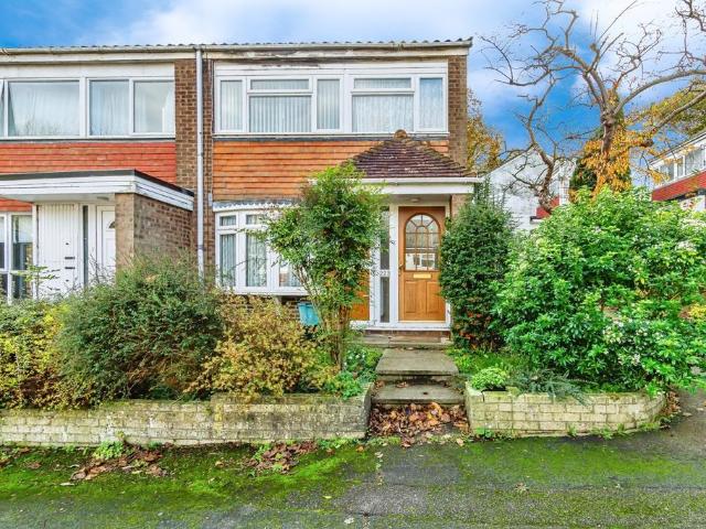 House for sale in London Borough of Croydon, Forestdale