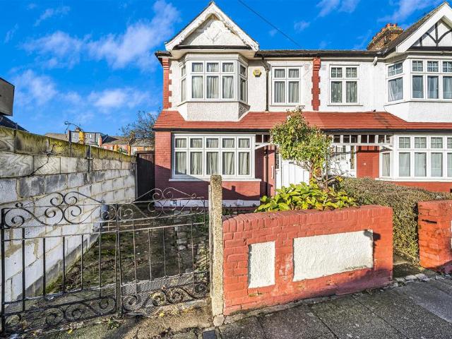 House for sale in Greater London