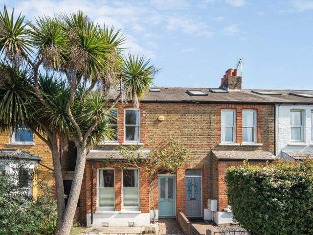 House for sale in Kew, Greater London