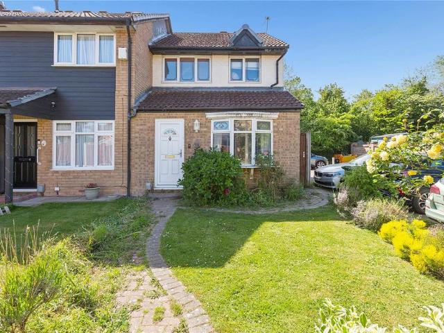 House for sale in Ardleigh Green, Greater London