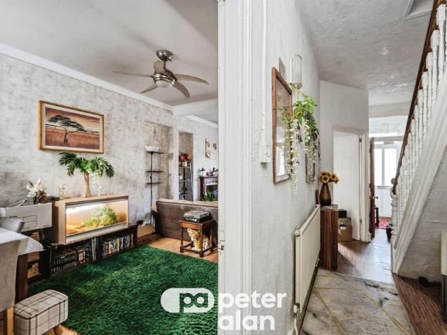 House for sale in Resolven