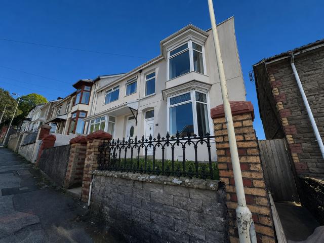 House for sale in Pontycymer, Wales