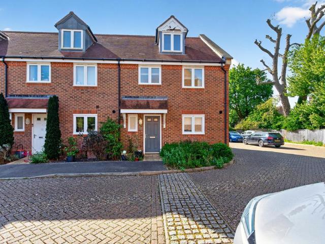 House for sale in Littlecote, West Sussex
