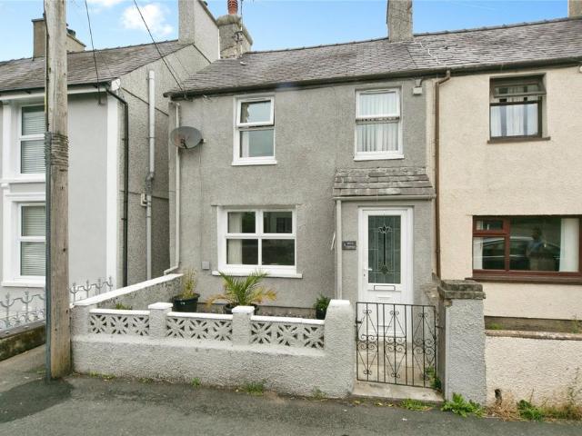 House for sale in Llanrug, Wales
