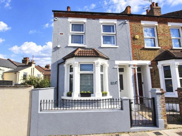 House for sale in Royal Borough of Greenwich, Greater London