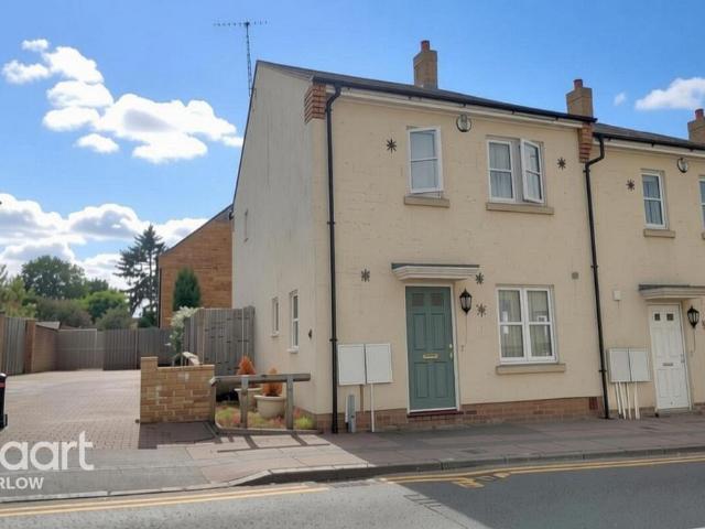 House for sale in Roydon, Epping