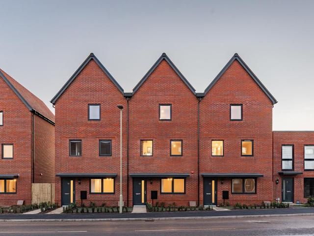 House for sale in Curbridge, Hampshire