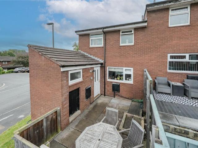 House for sale in Farsley, West Yorkshire