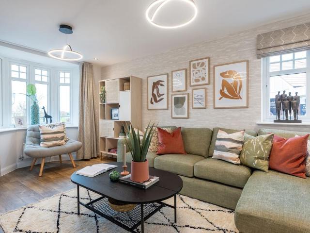 House for sale in Overstone