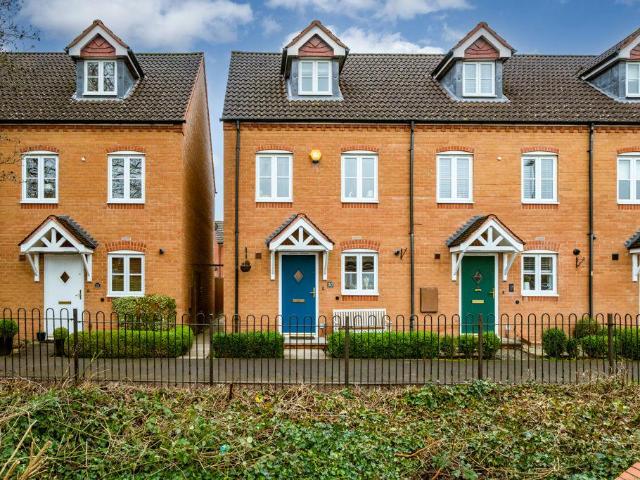House for sale in Bromsgrove, Worcestershire