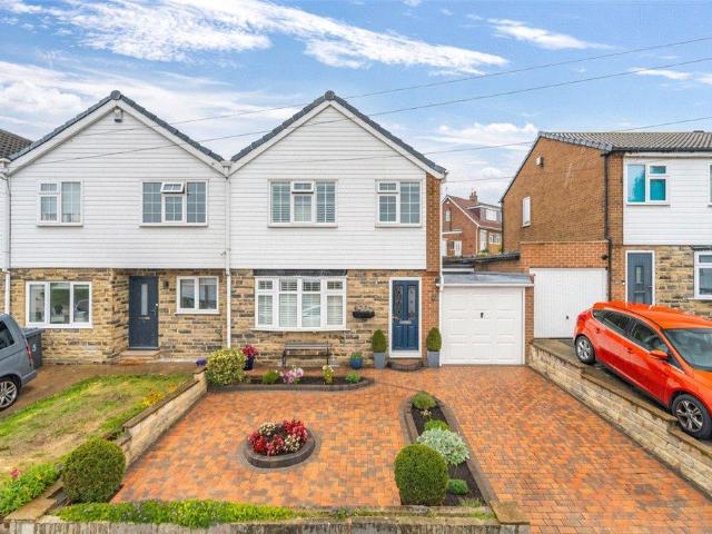 House for sale in Shaw Lane, Guiseley